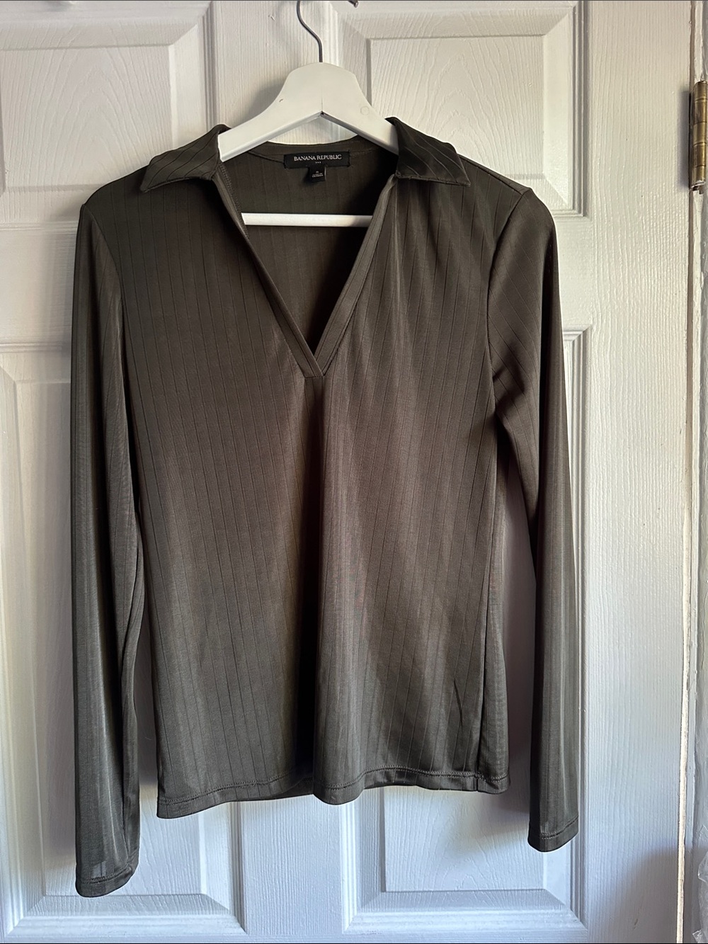 Banana Republic Olive Green Long Sleeve V-Neck Top with Collar